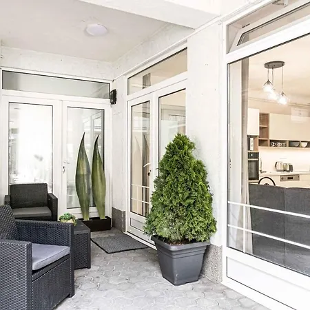 In - Balaton 44881 *